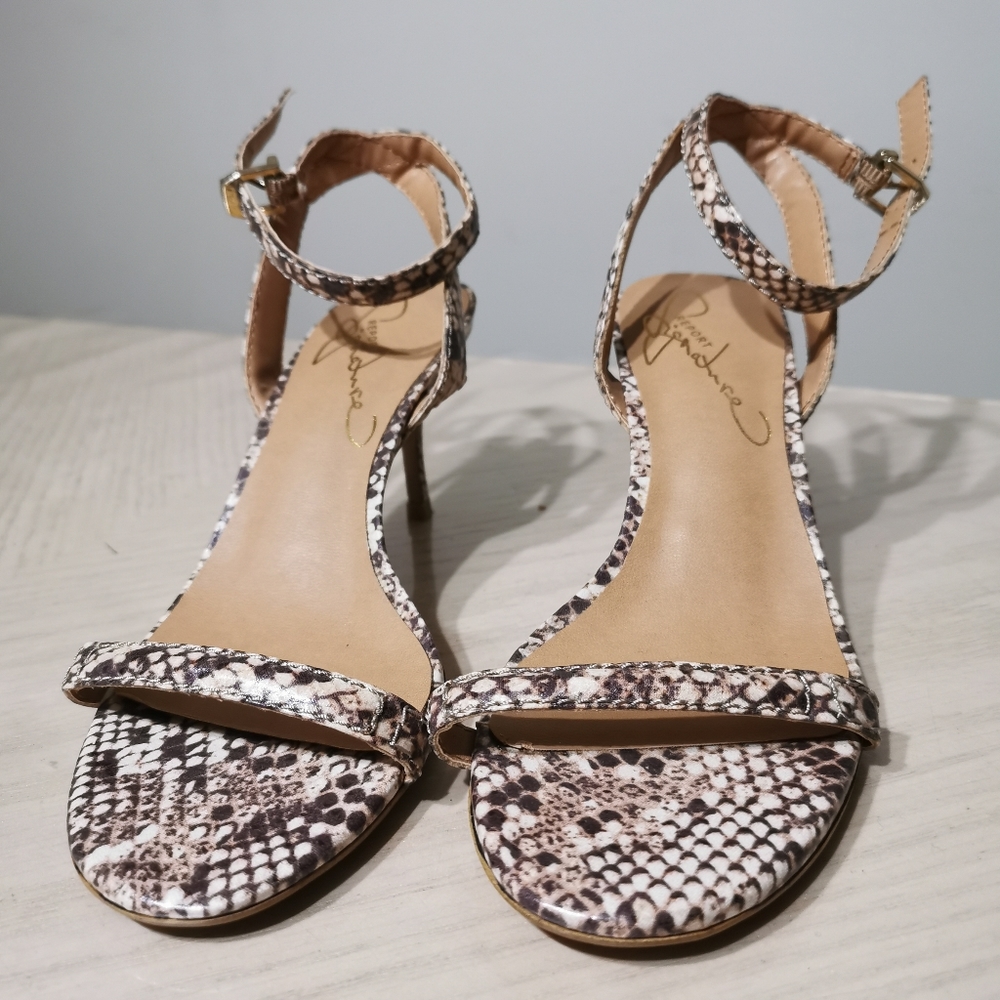 Report Signature Heels